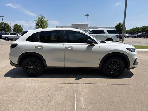 Platinum White Pearl 2026 Honda HR-V Sport