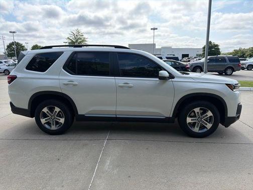 White Diamond Pearl 2026 Honda Pilot EX-L