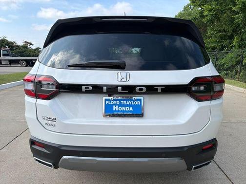 White Diamond Pearl 2026 Honda Pilot EX-L