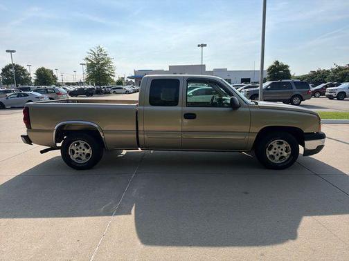 Sandstone Metallic 2004 Chevrolet Silverado 1500 LS Extended Cab