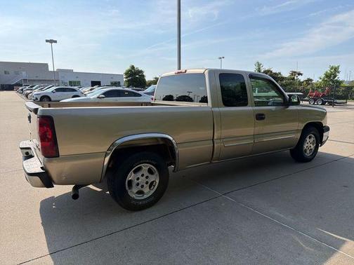 Sandstone Metallic 2004 Chevrolet Silverado 1500 LS Extended Cab
