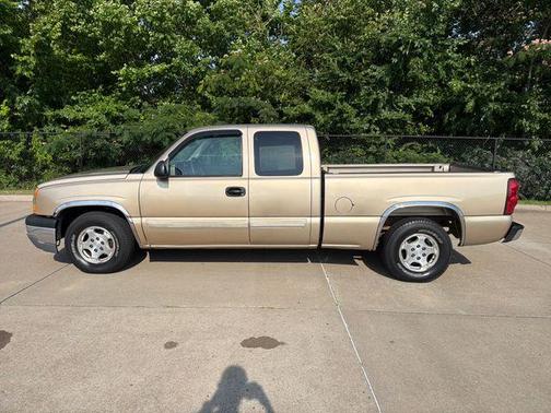Sandstone Metallic 2004 Chevrolet Silverado 1500 LS Extended Cab