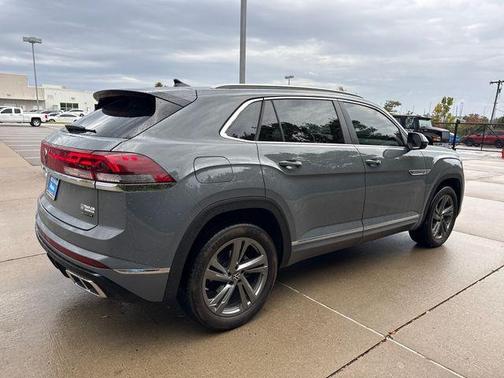 2024 Volkswagen Atlas Cross Sport 2.0T SEL R-Line