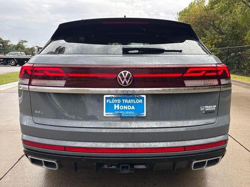 2024 Volkswagen Atlas Cross Sport 2.0T SEL R-Line