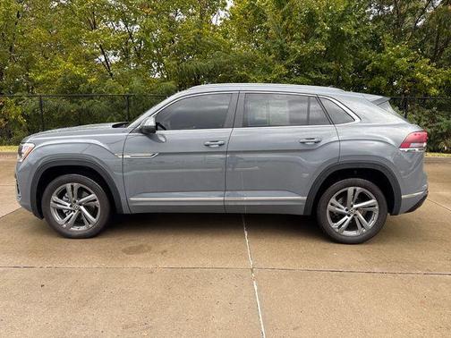 2024 Volkswagen Atlas Cross Sport 2.0T SEL R-Line