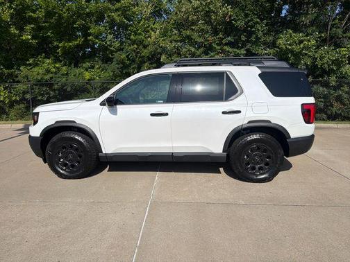 Platinum White Pearl 2026 Honda Passport TrailSport Elite Blackout
