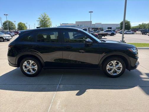 Crystal Black Pearl 2025 Honda HR-V LX