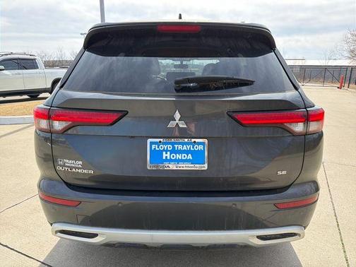 2024 Mitsubishi Outlander SE