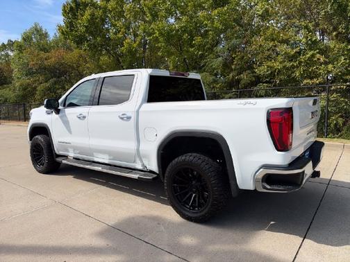Summit White 2024 GMC Sierra 1500 SLT