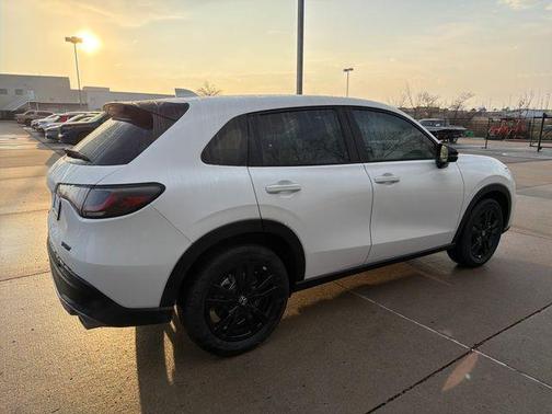 Platinum White Pearl 2026 Honda HR-V Sport