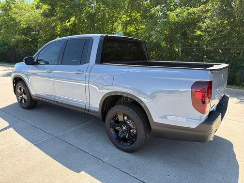 Sonic Gray Pearl 2026 Honda Ridgeline Black Edition