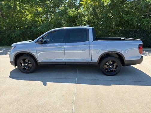 Sonic Gray Pearl 2026 Honda Ridgeline Black Edition