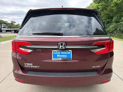 Deep Scarlet Pearl 2021 Honda Odyssey Elite