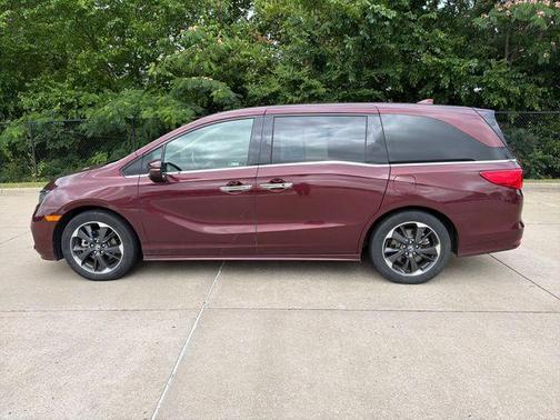 Deep Scarlet Pearl 2021 Honda Odyssey Elite