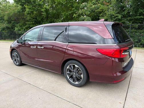 Deep Scarlet Pearl 2021 Honda Odyssey Elite