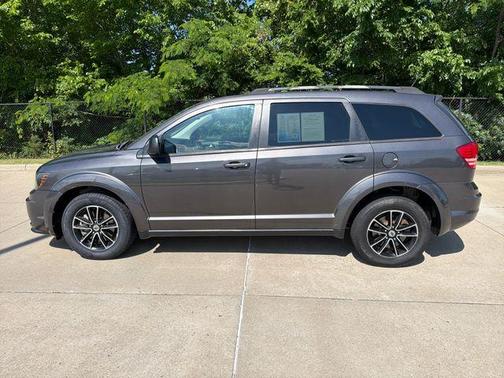 Granite Crystal Clearcoat Metallic 2018 Dodge Journey SE