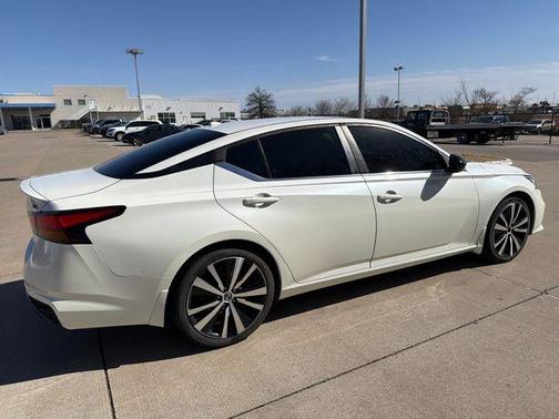 2019 Nissan Altima 2.0 SR