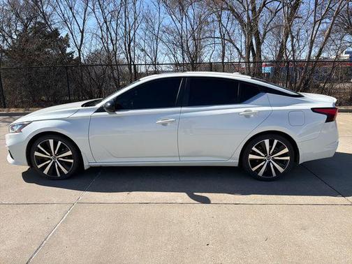 2019 Nissan Altima 2.0 SR