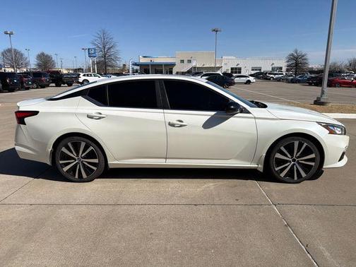 2019 Nissan Altima 2.0 SR