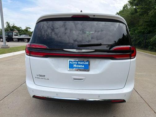 Bright White Clearcoat 2023 Chrysler Pacifica Touring-L