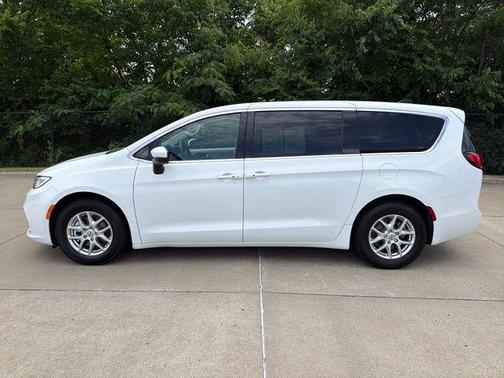 Bright White Clearcoat 2023 Chrysler Pacifica Touring-L