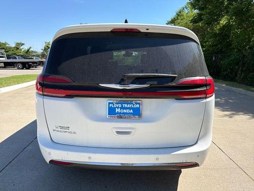 Bright White Clearcoat 2023 Chrysler Pacifica Touring-L