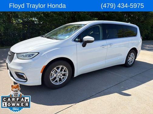 Bright White Clearcoat 2023 Chrysler Pacifica Touring-L