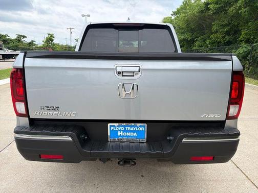 Lunar Silver Metallic 2019 Honda Ridgeline RTL-T