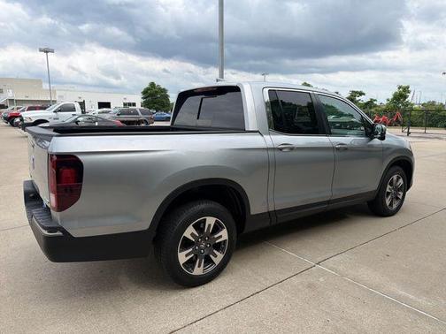 Lunar Silver Metallic 2019 Honda Ridgeline RTL-T
