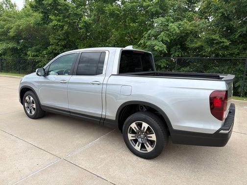 Lunar Silver Metallic 2019 Honda Ridgeline RTL-T