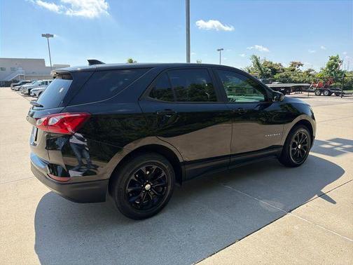 Mosaic Black Metallic 2021 Chevrolet Equinox LS