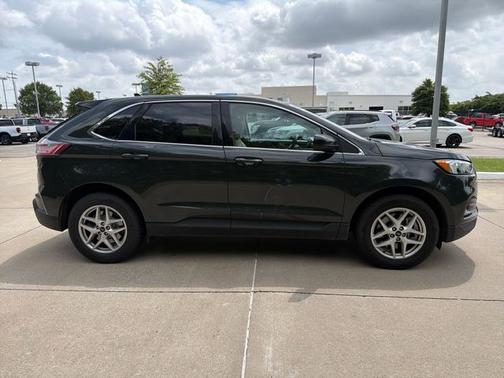 Green Metallic 2024 Ford Edge SEL