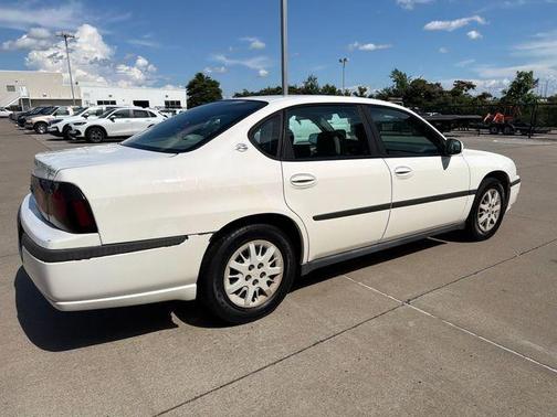 White 2004 Chevrolet Impala Base