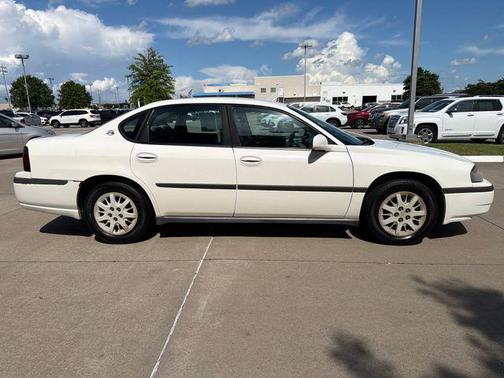 White 2004 Chevrolet Impala Base