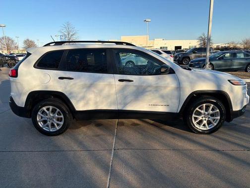 2016 Jeep Cherokee Sport