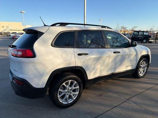 2016 Jeep Cherokee Sport