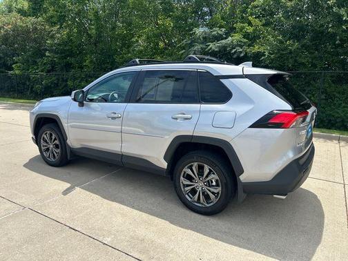 2023 Toyota RAV4 Hybrid XLE Premium