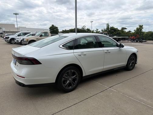 Platinum White Pearl 2026 Honda Accord Hybrid EX-L