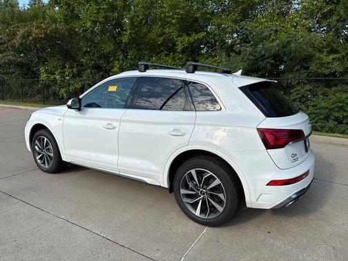2023 Audi Q5 45 S line quattro Premium