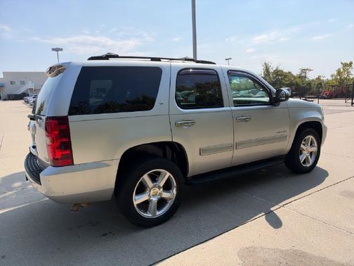 Sheer Silver Metallic 2011 Chevrolet Tahoe LT