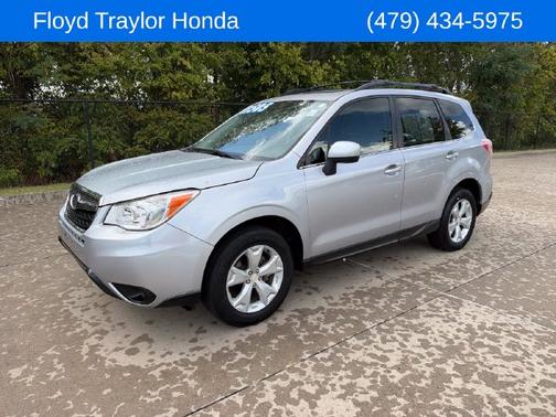 Ice Silver Metallic 2016 Subaru Forester 2.5i Limited