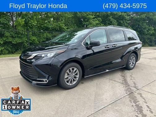 2024 Toyota Sienna XLE