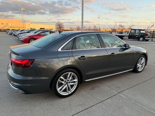 2022 Audi A4 45 S line Premium Plus