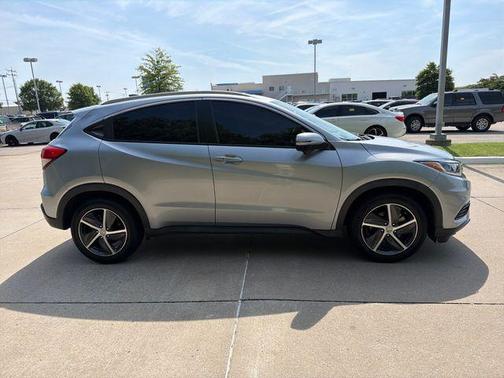 Lunar Silver Metallic 2022 Honda HR-V EX