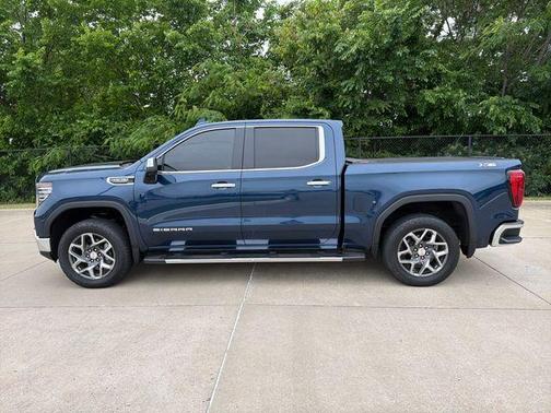 Pacific Blue Metallic 2023 GMC Sierra 1500 SLT