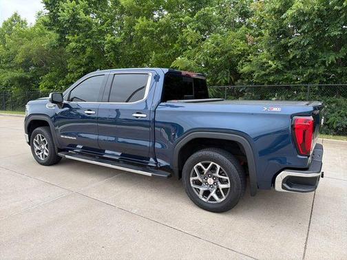 Pacific Blue Metallic 2023 GMC Sierra 1500 SLT
