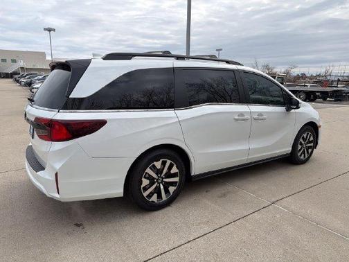 Platinum White Pearl 2026 Honda Odyssey EX-L