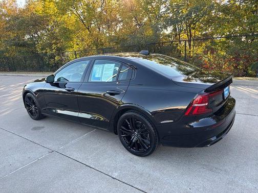 2024 Volvo S60 B5 Plus Black Edition