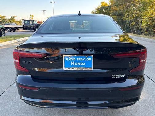 2024 Volvo S60 B5 Plus Black Edition