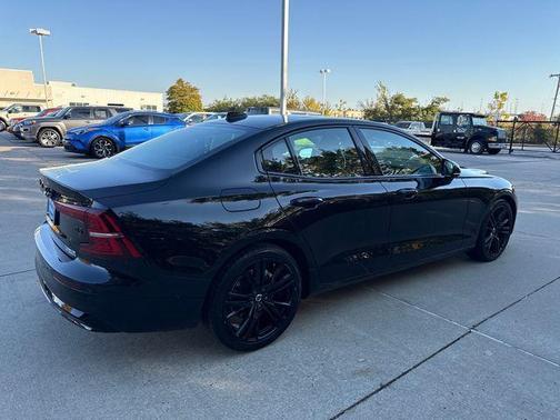 2024 Volvo S60 B5 Plus Black Edition